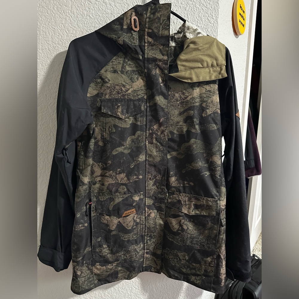 Dakine Women's Camouflage Snowboard Jacket